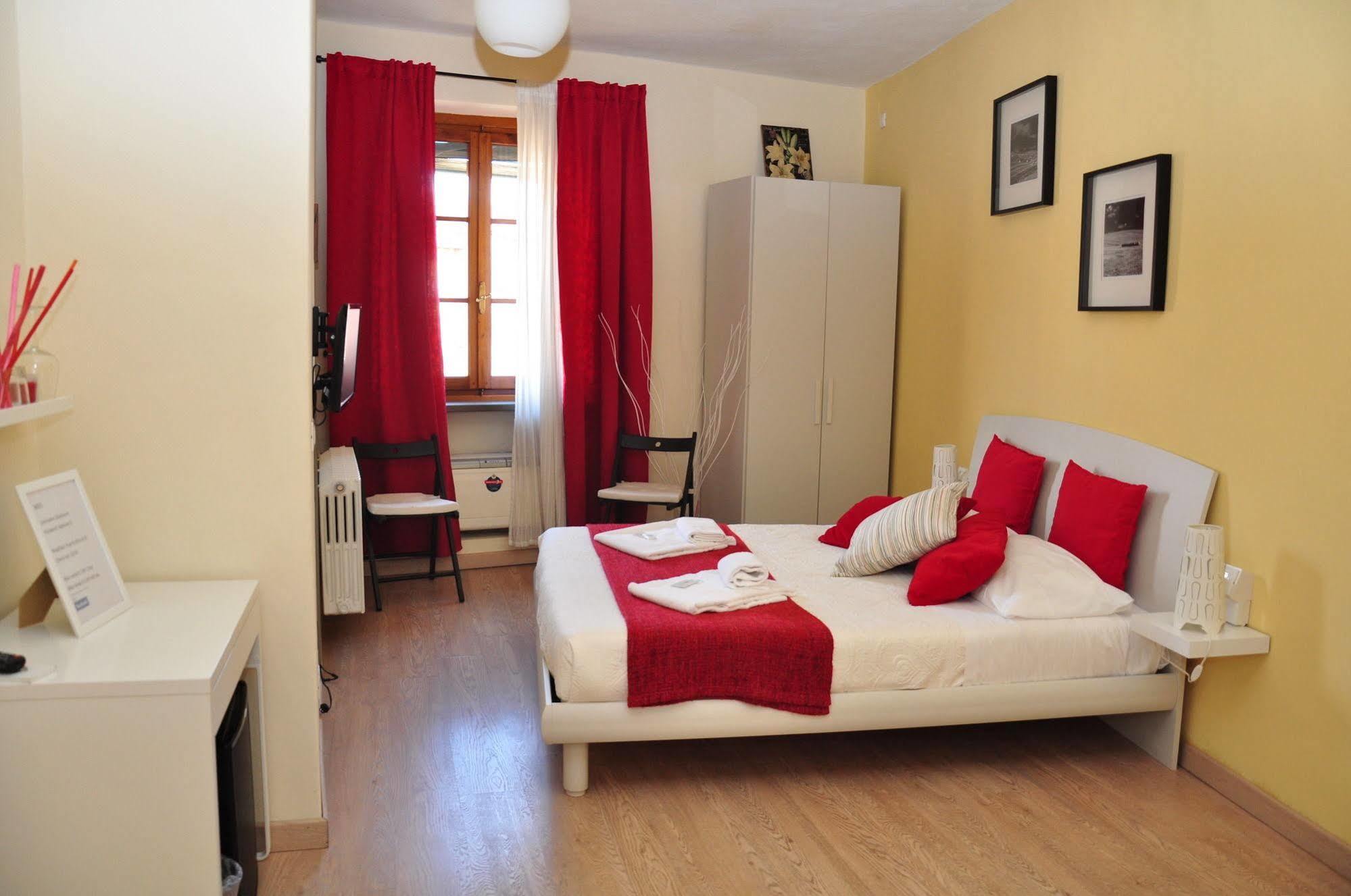 At Home Bed And Breakfast Lucca Luaran gambar