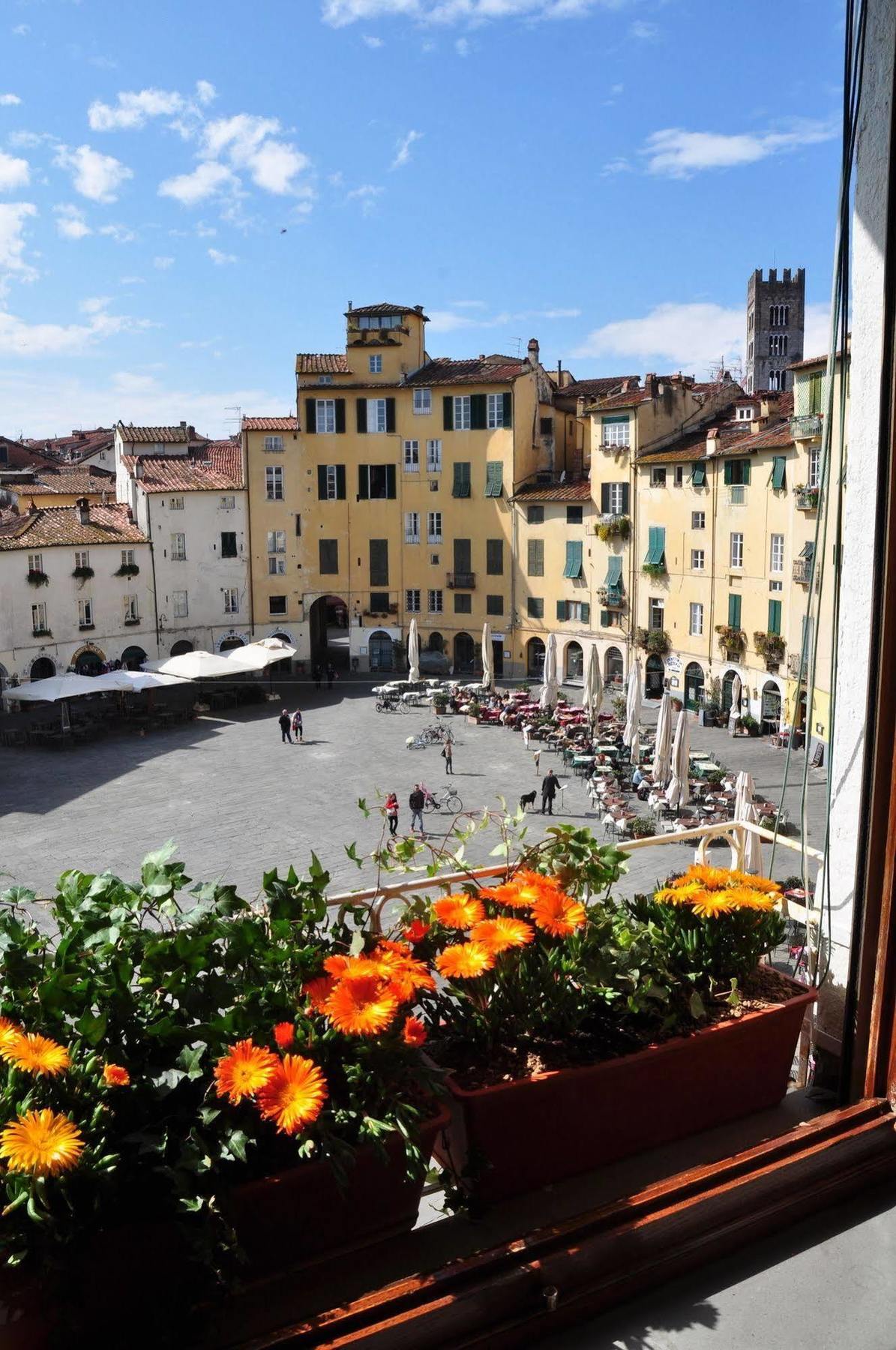 At Home Bed And Breakfast Lucca Luaran gambar
