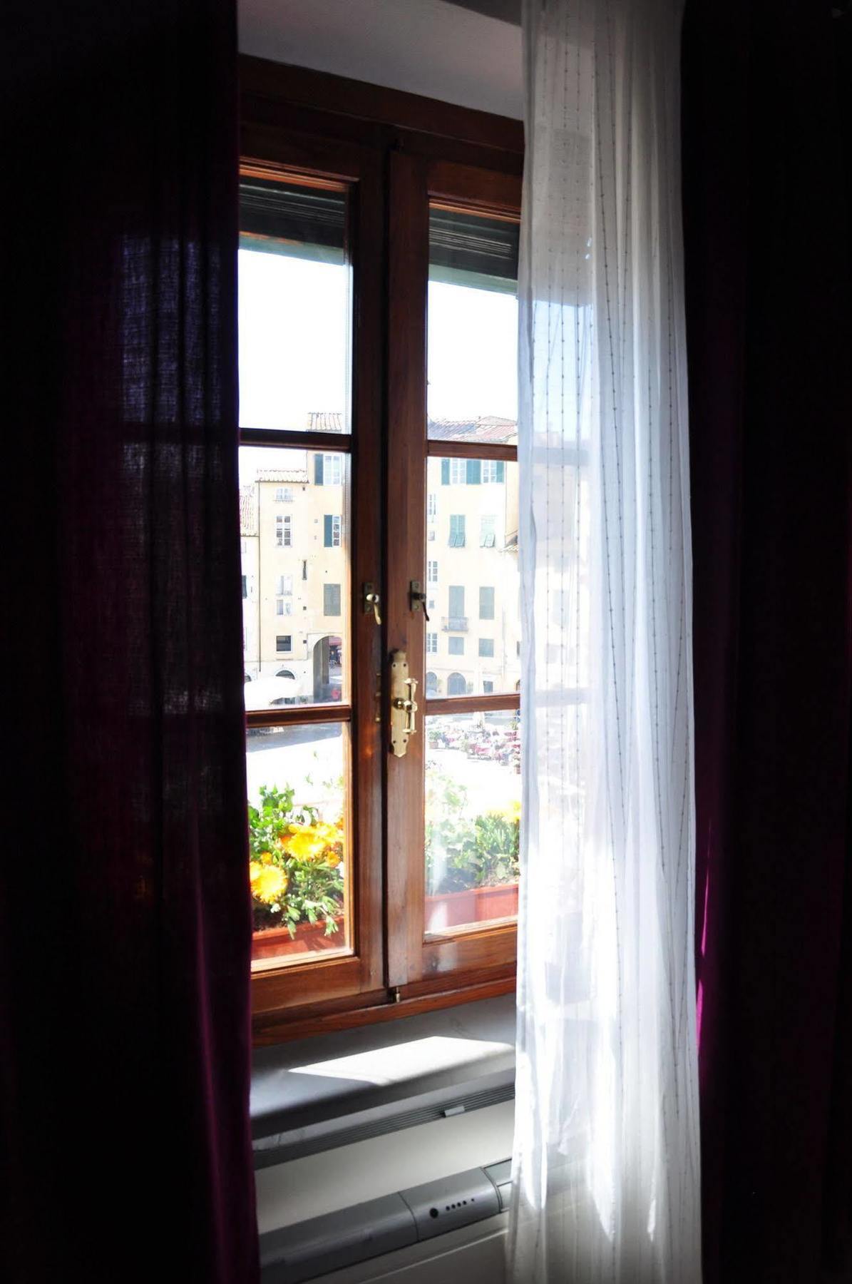 At Home Bed And Breakfast Lucca Luaran gambar