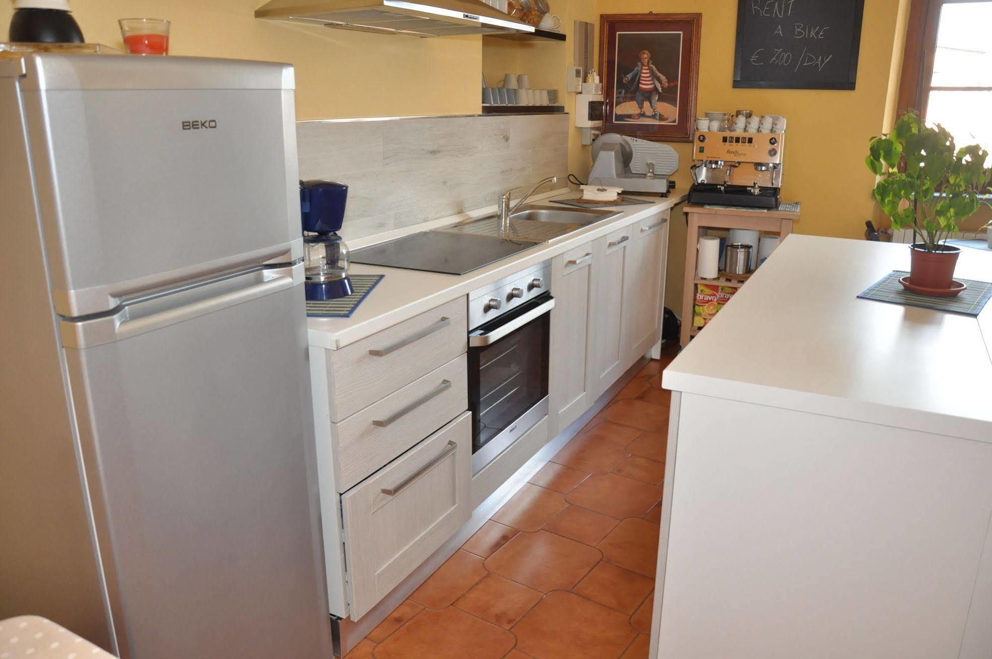 At Home Bed And Breakfast Lucca Luaran gambar