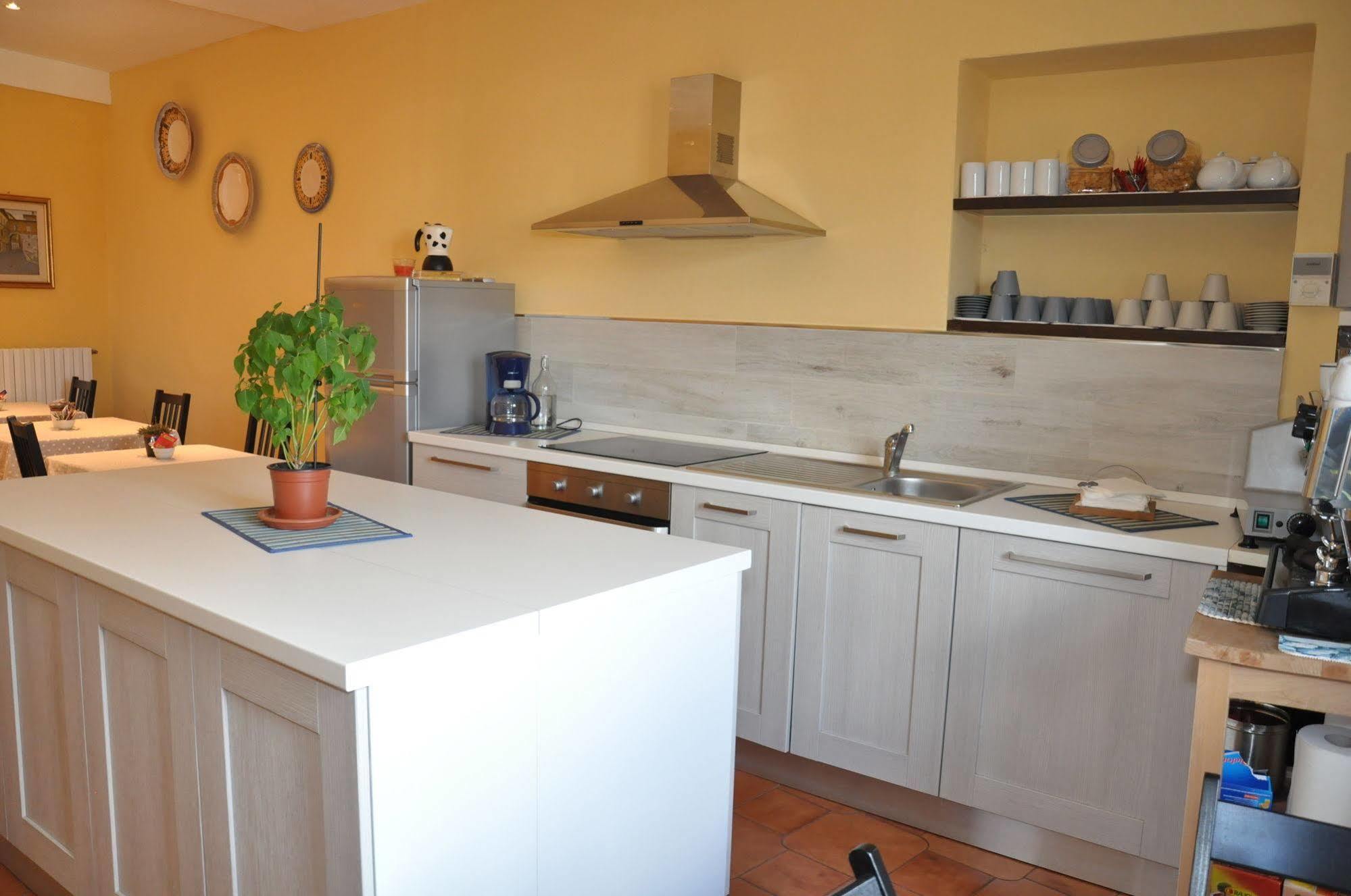 At Home Bed And Breakfast Lucca Luaran gambar